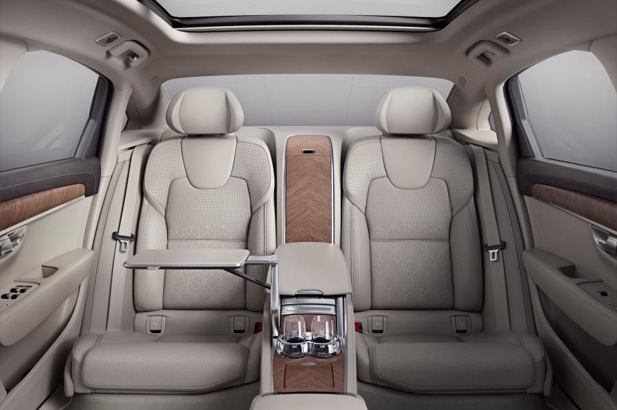 Интерьер Volvo S90 T5 Inscription 2017 года  (CN) (фото 4 из 11)